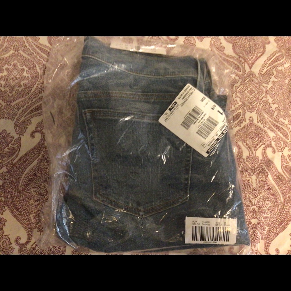 J. Crew Vintage Slim- Straight Jean in Tilda Wash - Picture 4 of 8